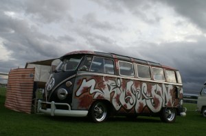 grafitti samba vw splitscreen camper 23 window