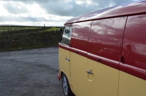 Ruby vw splitscreen panel van Harwes farm